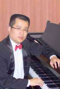 中央乐团合唱团首席手风琴演奏家